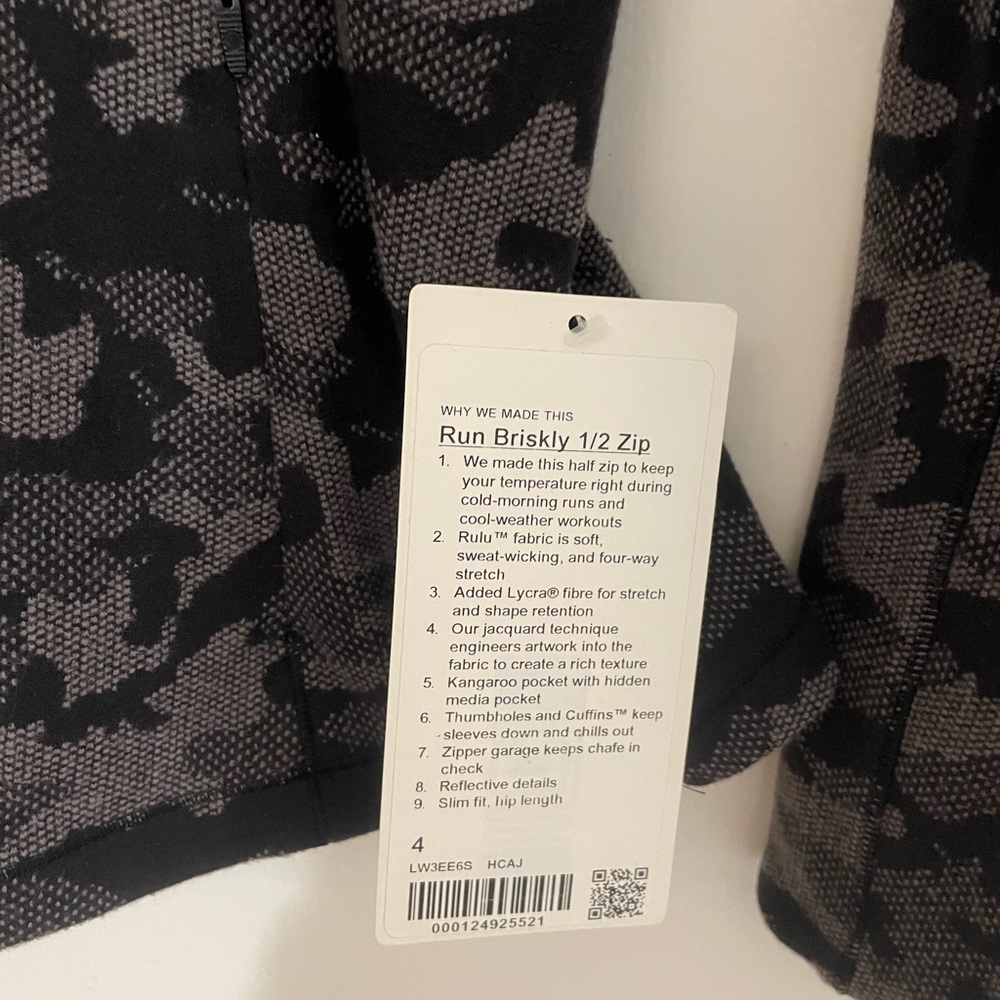 Lululemon Run Briskly 1/2 zip